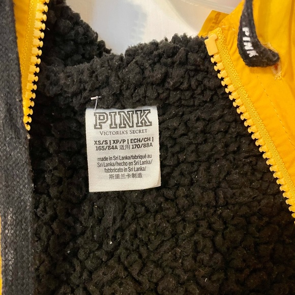 PINK Windbreaker - Picture 3 of 3